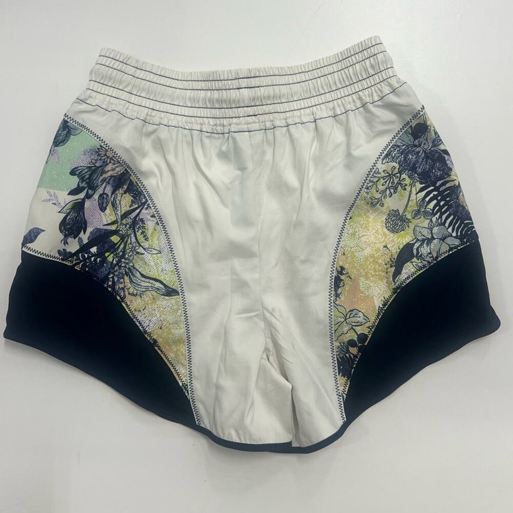 FP Movement Free People Apex Shorts White Blue Floral Pull On Pockets SZ S - Picture 5 of 6